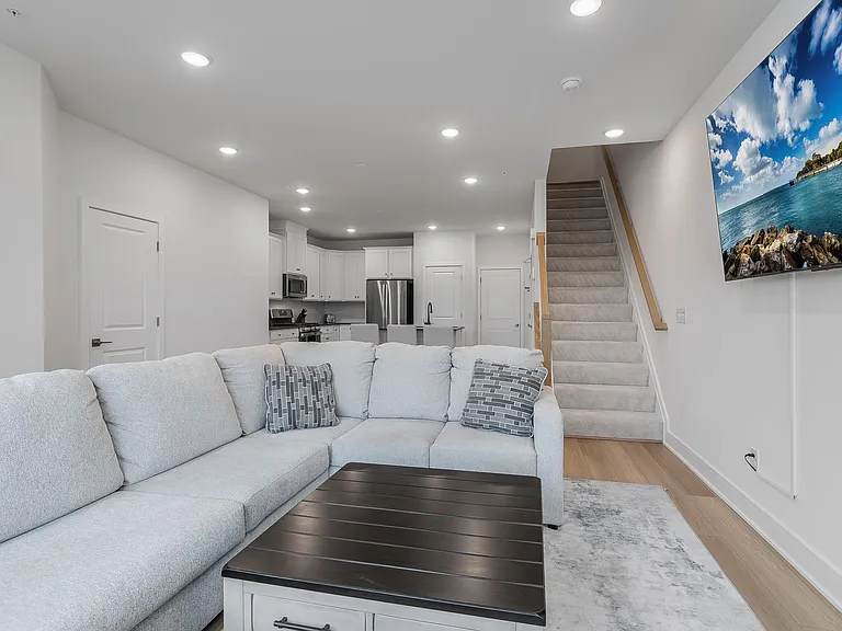 42708 Darala Dr — Photo 4