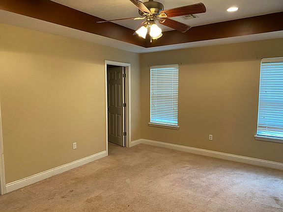 4th image of 109 Deer Brook Dr