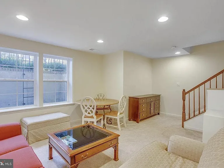 216 Apricot St — Photo 28