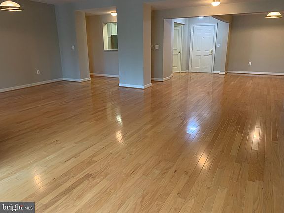5th image of 485 Harbor Side St APT 212