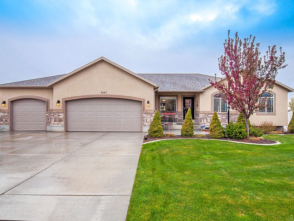 1st image of 5547 N Belmont Ct