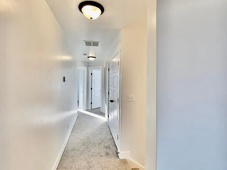 416 N 250 W — Photo 10