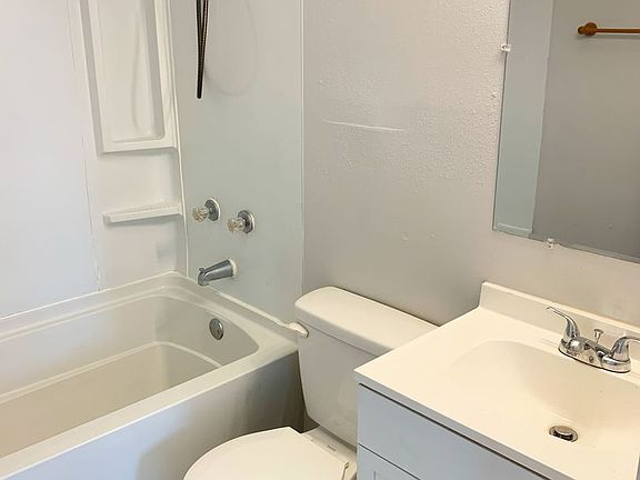 5th image of 725 Ashland Ave