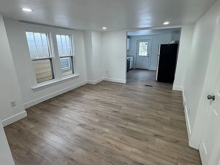 1148 East St — Photo 3