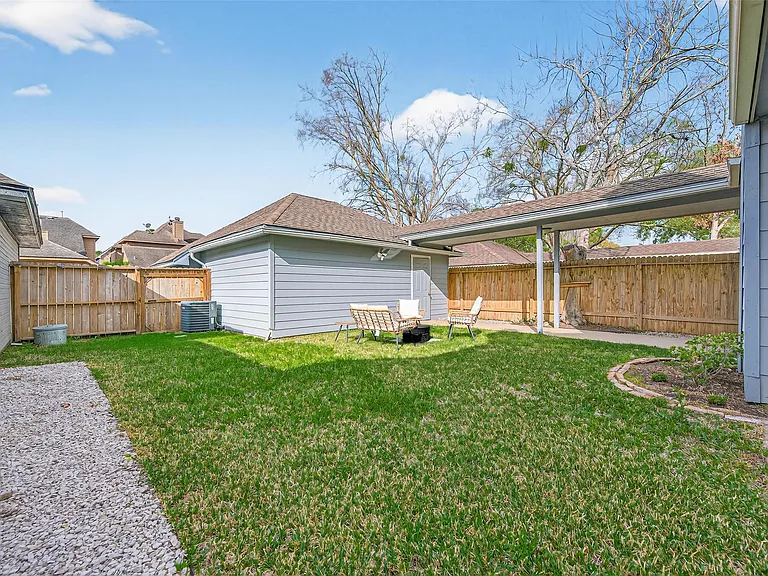 6635 Queensclub Dr — Photo 46
