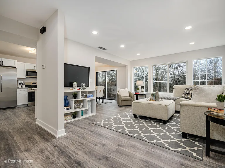 1285 Summersweet Ln — Photo 2
