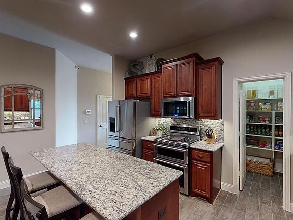 4th image of 201 Kelvington Dr