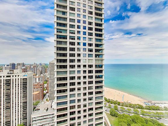 4th image of 950 N Michigan Ave APT 3103