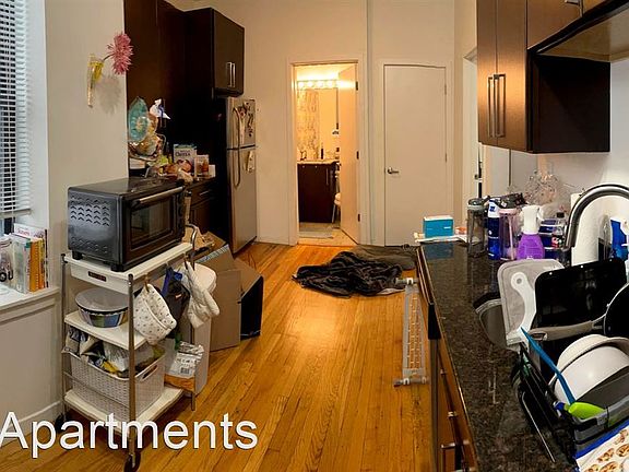 3rd image of 1121 N Campbell Ave APT 3