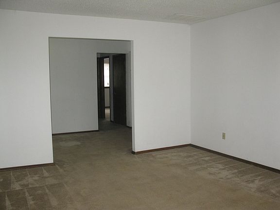 Livingroom into dining