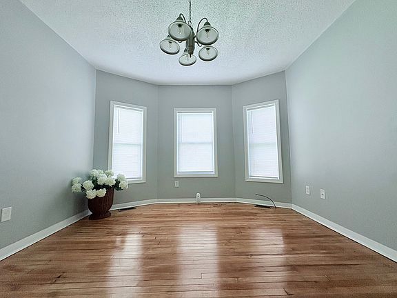 2nd image of 66 Phillips St #2