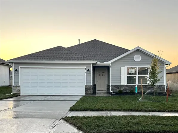 564 N Pecan St, Gardner, KS 66030