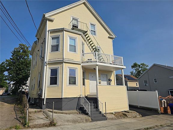 3rd image of 42 Calder St