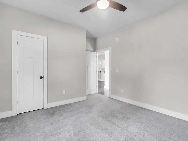 410 Gower St — Photo 13