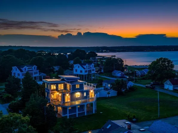 1 Starboard Way, Mattapoisett, MA 02739