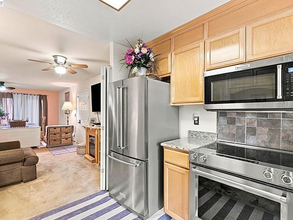 3rd image of 894 Lewelling Blvd APT 13