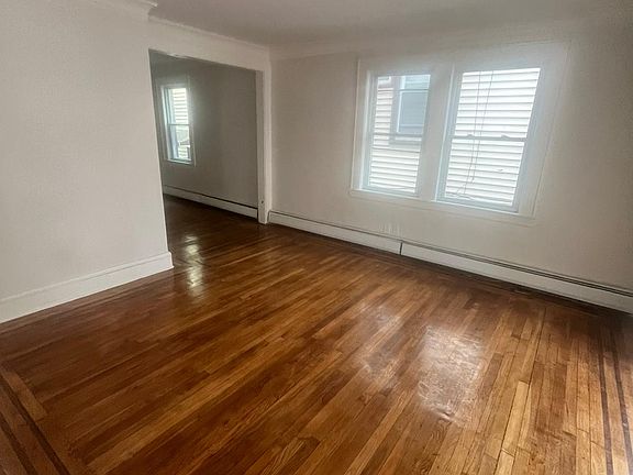4th image of 72 Palm St Floor 1