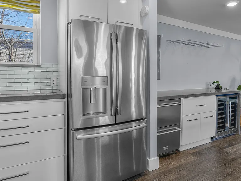 1915 Colonial Ave #6 — Photo 5