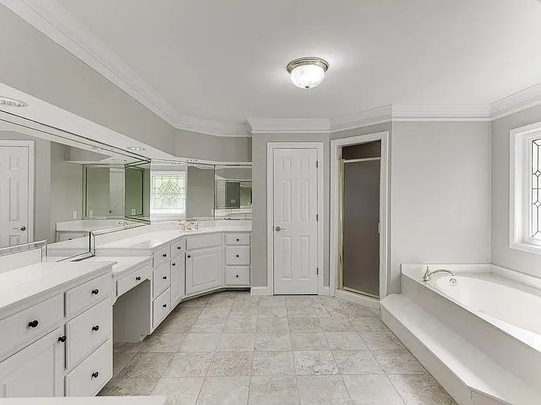 9345 Riverclub Pkwy — Photo 45