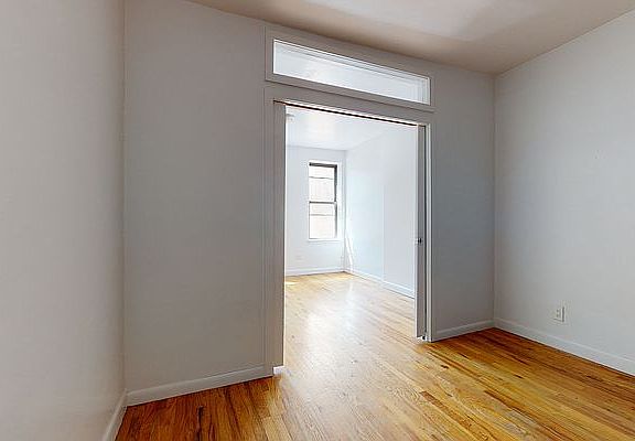 5th image of 538 W 47th St APT 2D