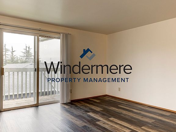 5th image of 76 N Oak Harbor St APT 201