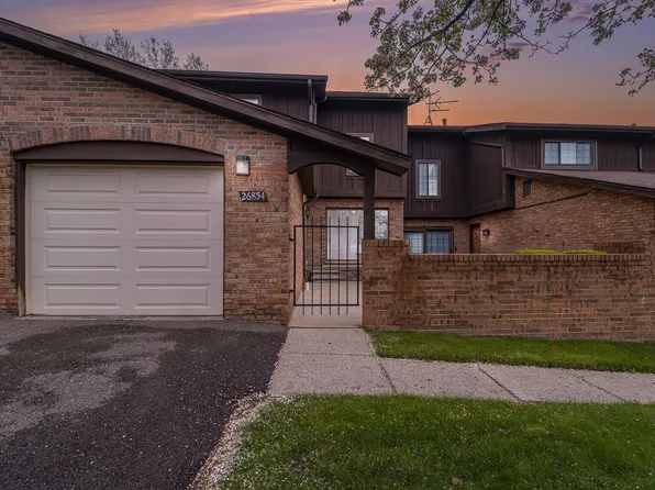 26854 Summerdale Dr, Southfield, MI 48033