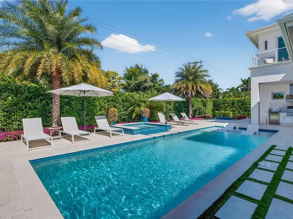 405 7TH AVE N, NAPLES, FL 34102