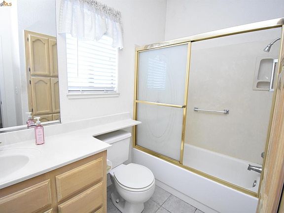 2nd image of 409 Montrose Ct