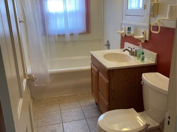 cedar-rapids-iowa-443556854 picture