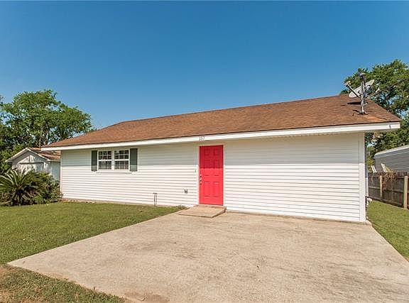 3rd image of 157 Forest Dr