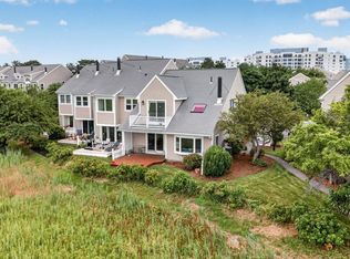 19 Schooner Ln UNIT 19, Quincy, MA 02171