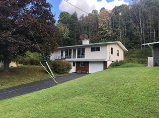 109 Barclay Rd, Camillus, NY 13031