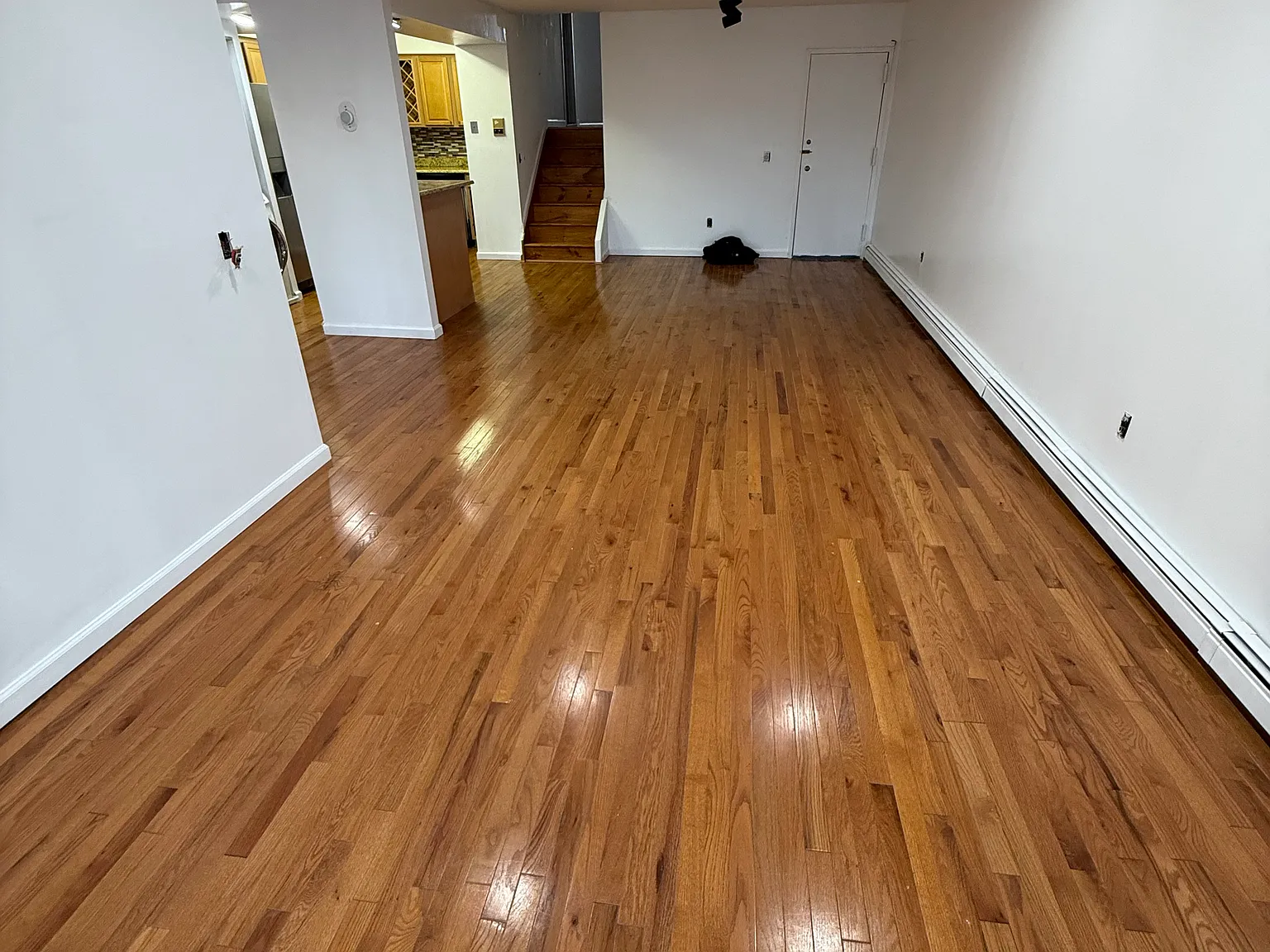 3 bed, 1.5 bath, 1100 sqft, $3,300 — Photo 3