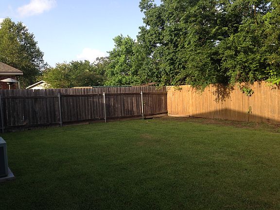 4th image of 2113 Lacache Dr