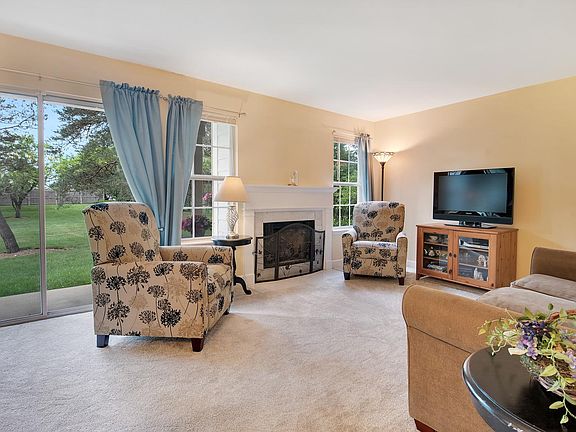 3rd image of 402 W Hamilton Dr #201