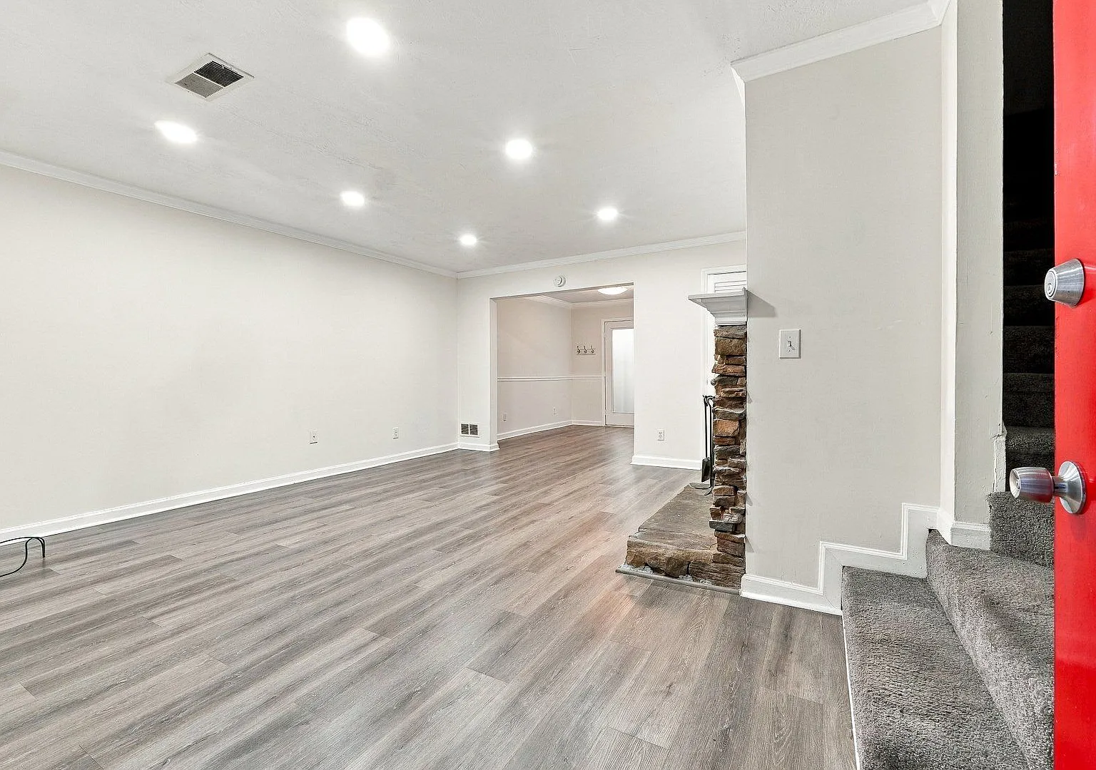 2BR Townhouse in Roswell — Photo 3