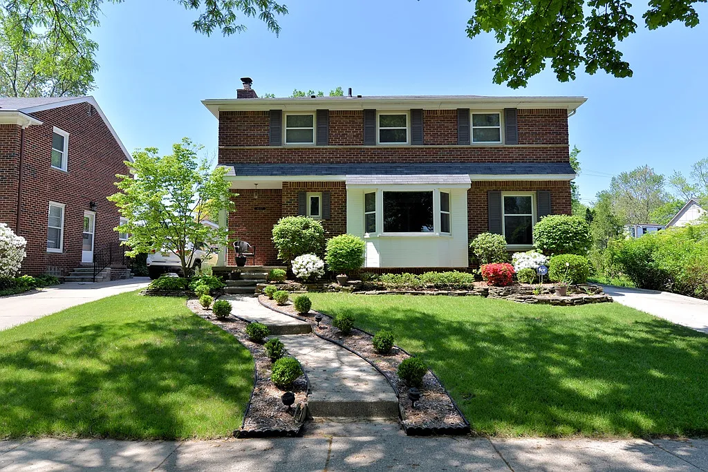 4127 Arlington Dr photo 1