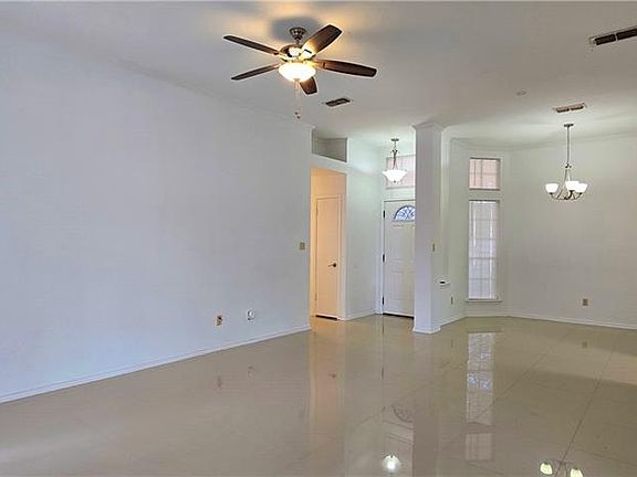 3rd image of 5913 N 36th St