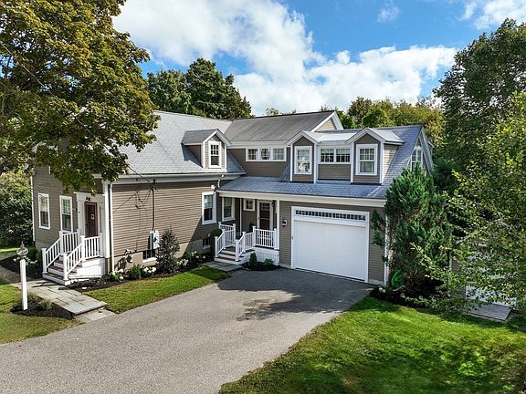 2nd image of 22 Spring St