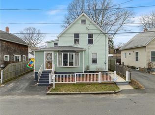 18 Glen St, Riverside, RI 02915