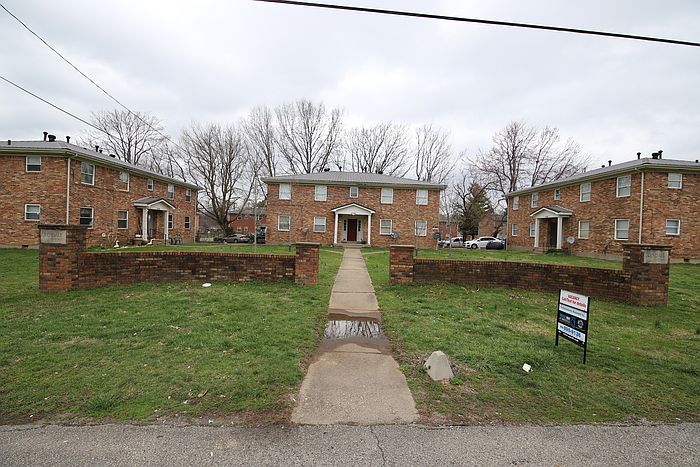 2nd image of 3204 Orchard Manor Cir #2