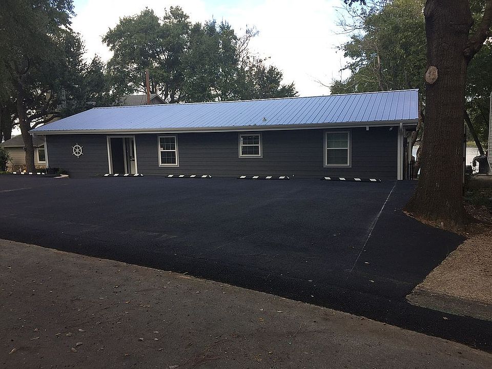 1st image of 214 Whispering Oaks Trl