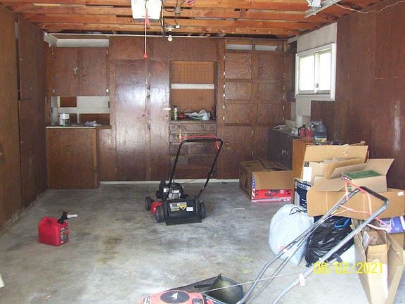 5th image of 417 W Reid Ave