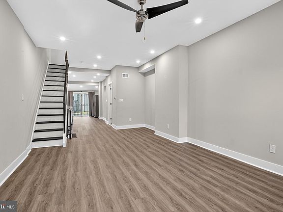 4th image of 2467 Amber St