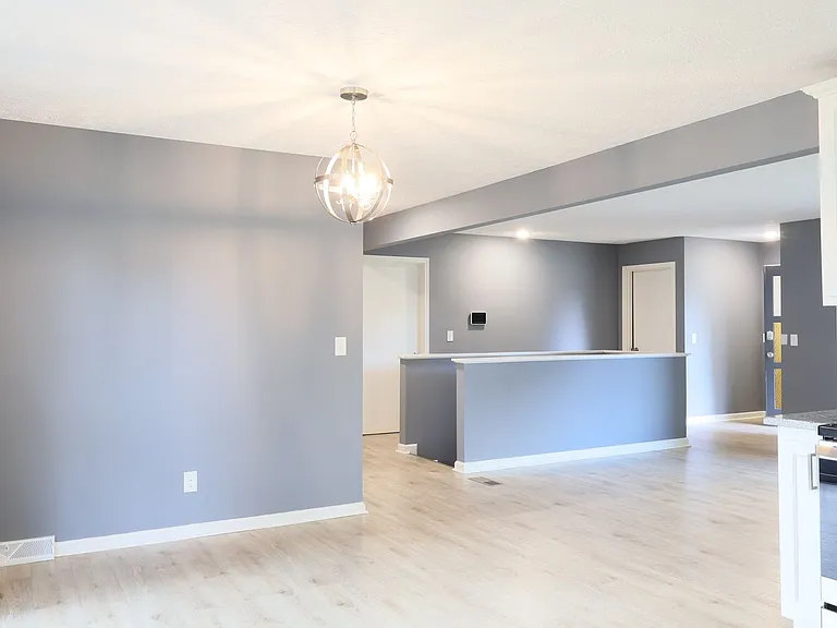 712 Plaza Dr — Photo 9