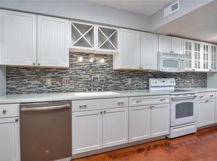 2705 N Center St APT 26, Hickory, NC 28601