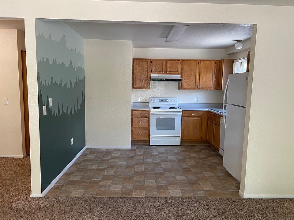 1st image of 1705 Sanders Dr APT D