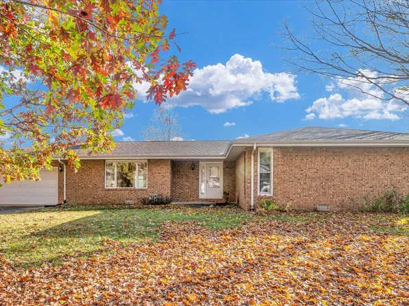 2139 Bonnie Ln, Monticello, IL 61856