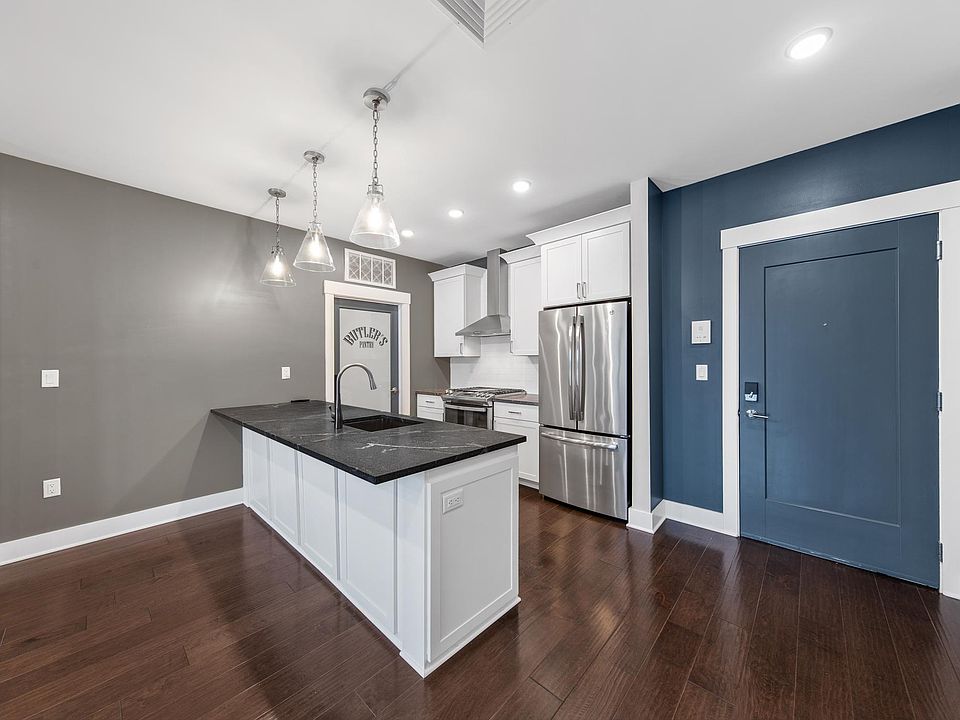 1st image of 116 West Ave #205