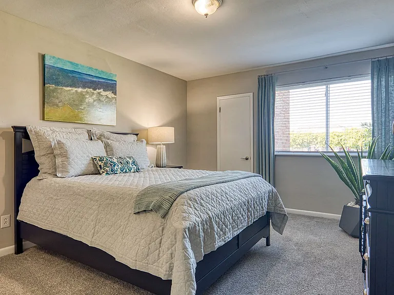 Andover Apartments — Photo 9